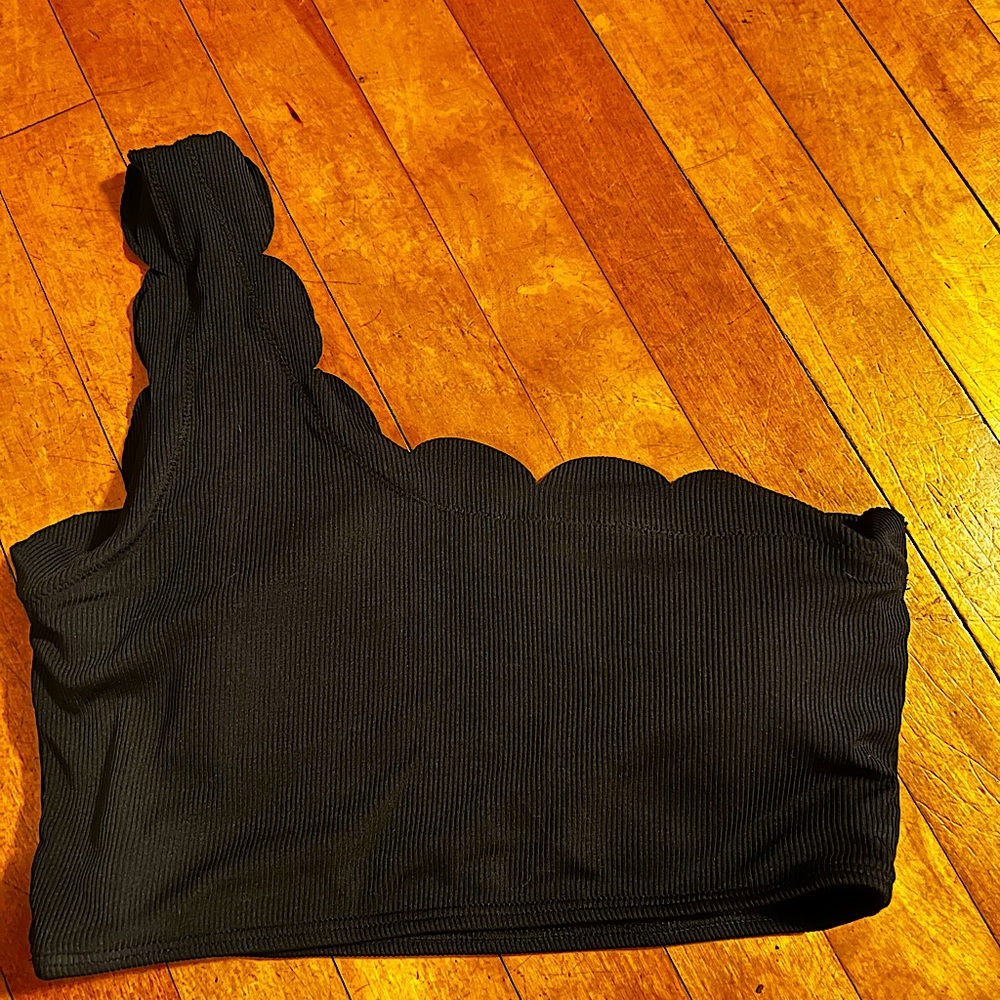 Scalloped one shoulder crop top zaful